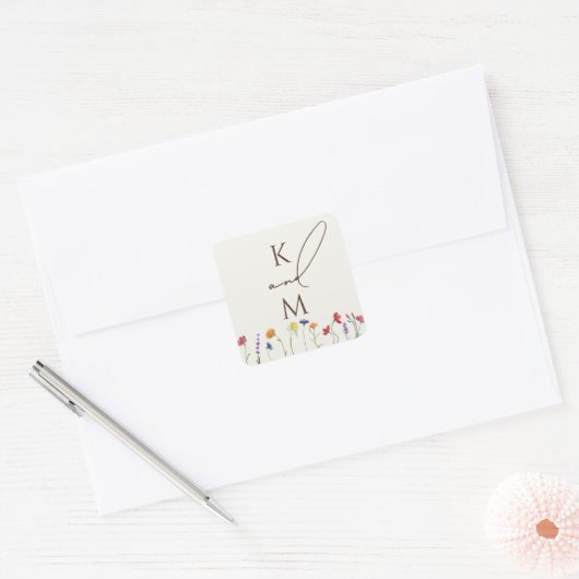 Levendige Kleurrijke Monogram Wildflower Bloom Bru Vierkante Sticker (Envelop)