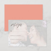 Levendige koraal achterkant met front foto bruilof RSVP kaartje (Voorkant / Achterkant)