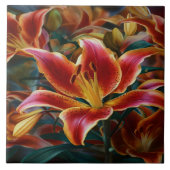 Levendige Lily Bloeit In Een Tuin Bij Dusk Tegeltje (Voorkant)