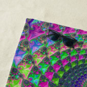 Levendige meerkleurige fractal mandala strandlaken (In situ)