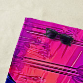 Levendige Neon Gorilla in een surrealistisch Oerwo Strandlaken (In situ)