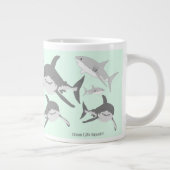 Levendige Ocean Sharks Groene Illustratie Grote Koffiekop (Rechts)