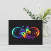 Levendige oneindigheid met een zwarte regenboogvli kaart (Staand voorkant)