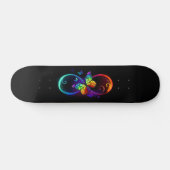 Levendige oneindigheid met een zwarte regenboogvli persoonlijk skateboard (Horizontaal)