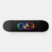 Levendige oneindigheid met een zwarte regenboogvli persoonlijk skateboard (Horizontaal)