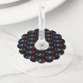 Levendige oneindigheid met een zwarte regenboogvli wijnglaslabel (Dichtbij)