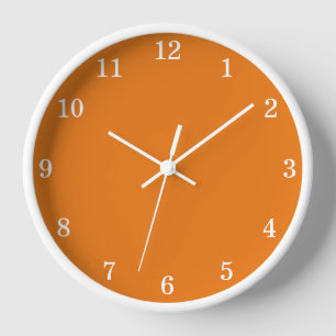 Levendige oranje minimalistische wandklok