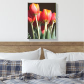 Levendige Oranje Tulpfoto Canvas Afdruk (Insitu (Slaapkamer))