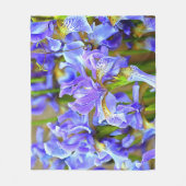 Levendige Paarse Irises in mei Fleece Deken (Voorkant)