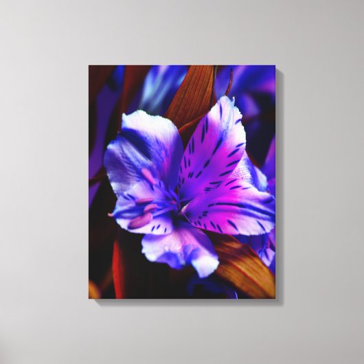 Levendige Paarse Tiger Lily Art Wrapped Canvas (Voorkant)