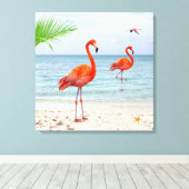 Levendige rode flamingo's en palm op het strand canvas afdruk (Insitu (Houten vloer))
