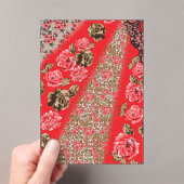 Levendige rode stof met ingewikkelde bloemen en acryl uitnodigingen (Insitu (Draagbaar))