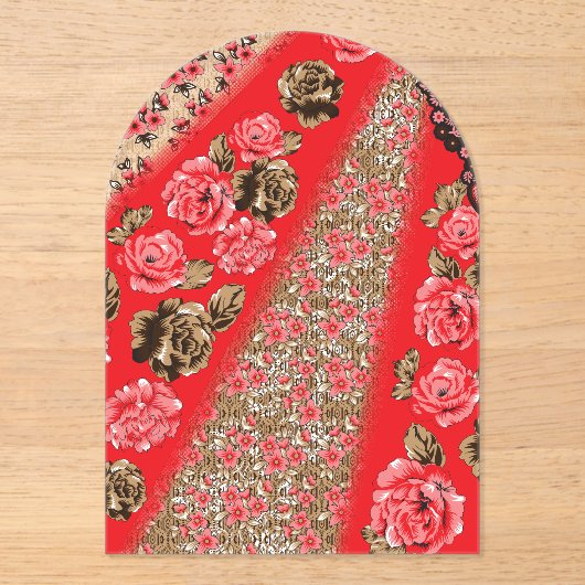 Levendige rode stof met ingewikkelde bloemen en acryl uitnodigingen (Voorkant)