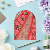 Levendige rode stof met ingewikkelde bloemen en acryl uitnodigingen (Insitu (Huwelijk))