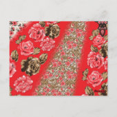 Levendige rode stof met ingewikkelde bloemen en briefkaart (Achterkant)