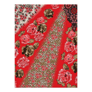 Levendige rode stof met ingewikkelde bloemen en perfect poster