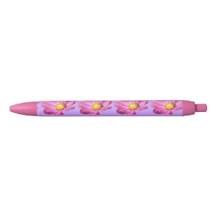 Levendige Roze Bloem Met Een Bij Op Een ZomerDag A Zwarte Inkt Pen