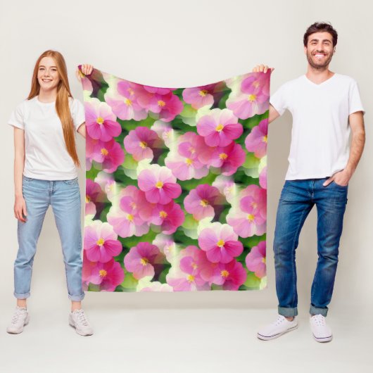 Levendige roze en witte impatiens Vloeiend Patroon Fleece Deken (In situ)