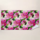 Levendige roze en witte impatiens Vloeiend Patroon Strandlaken (Voorkant)