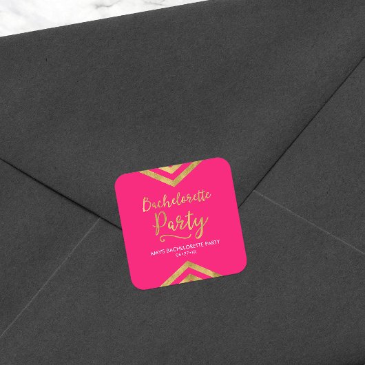 Levendige roze Faux Gold Chevron Bachelorette Part Vierkante Sticker
