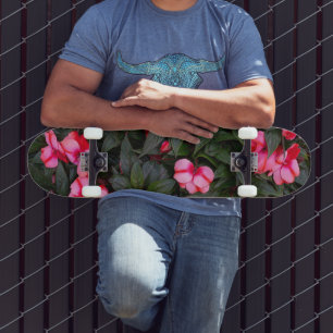 Levendige Roze Nieuw-Guinea Impatiens Bloemen Patr Persoonlijk Skateboard