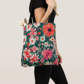 Levendige roze-rode en delicate witte bloemen tote bag (Dichtbij)