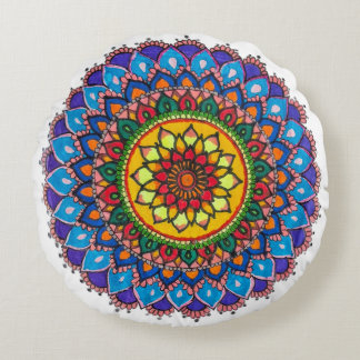 Levendige symmetrie: artistieke mandala ronde kuss rond kussen