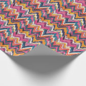 Levendige Tribal Print met Bold Zigzags, Stripes Cadeaupapier (Hoek)