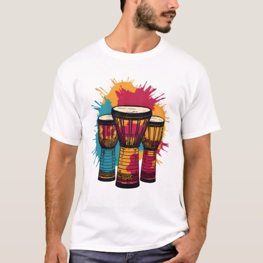 Levendige Trio van Djembe Trommels T-shirt (Voorkant)