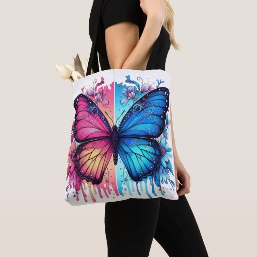 Levendige vlinderkunst: Verloopvleugels, bloemen Tote Bag (Dichtbij)