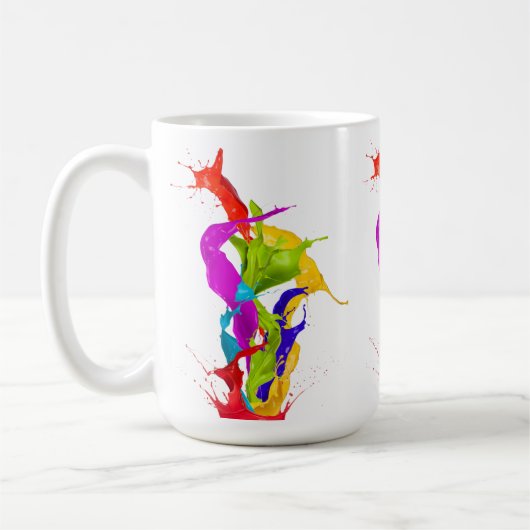 Levendige vloeibare explosie: abstracte verfspatte koffiemok (Links)