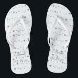 Levendige zilveren sterren Persoonlijke bruid Flip Teenslippers<br><div class="desc">U kunt eenvoudig uw trouwdatum toevoegen aan deze op maat gemaakte bruidsflipflops op de sjabloonformulieren. Ze zijn versierd met patronen van levendige zilveren sterren in verschillende maten en patronen. Bedankt voor het winkelen bij TrendyFlipFlops op Zazzle.</div>