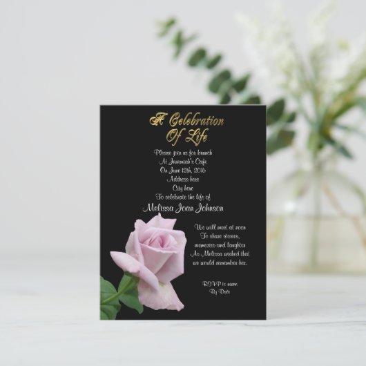 Levensgeviering roos uitnodigende lavender kaart (Staand voorkant)