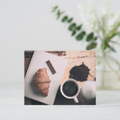 Levensmiddelen, een krossier, een druppel chocolad briefkaart (Staand voorkant)