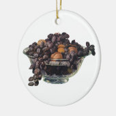 levensmiddelen, noten en amandelen, vruchten en n keramisch ornament (Links)