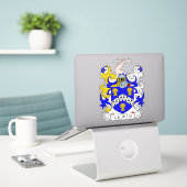 Lewis Family Crest Sticker (Laptop op bureau)
