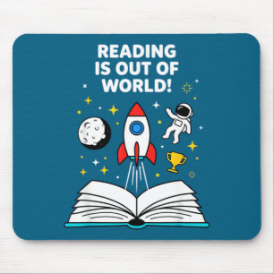 Lezen is een astronaut uit de ruimte buiten deze w muismat