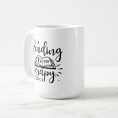 Lezen is mijn therapie boek liefhebber koffiemok (Voorkant links)