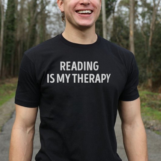 Lezen is mijn therapie grappig t-shirt