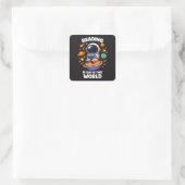 Lezen is uit een andere wereld vierkante sticker (Tas)