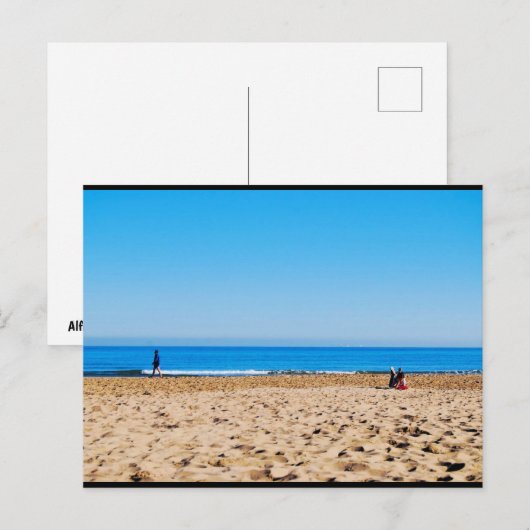 Lezen op het zandstrand briefkaart (Voorkant / Achterkant)