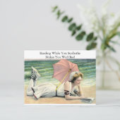 Lezen terwijl je zonnebade Humor bent Briefkaart (Staand voorkant)