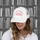 Lezen tussen de wijnboekenclub Red Crest Trucker Pet<br><div class="desc">Lezen tussen de Wines Book Club,  rode aangepaste kam pet. Personaliseer met het jaar en de locatie. Perfect voor een lokale boekenclub of als cadeau voor een boekenliefhebber. Ontworpen om onze Reading Between The Wines Book Club Collectie te evenaren.</div>