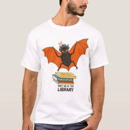 Lezende vleermuis | Whimische bibliothecaris met b T-shirt