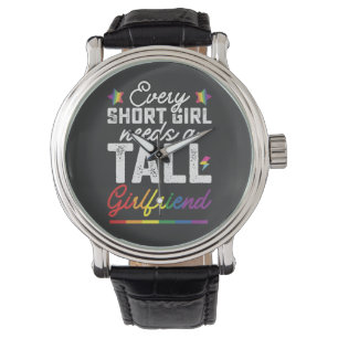 LGBT Elke Kleine Meisje Heeft Een Lange Vriendin N Horloge