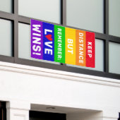 LGBT Gay pride 2020 afstand houden, Liefde wint of Spandoek (Buitenkant Gebouw)