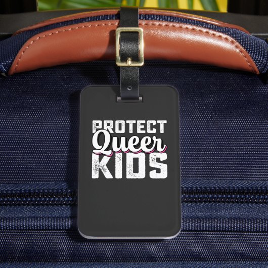 LGBT Pride beschermt Queer Kinderen Bagagelabel (Voorkant Insitu 2)