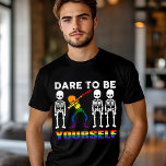 LGBT Pride Durven jezelf te zijn Modern DAB Tri-Blend Shirt<br><div class="desc">Dit moderne ontwerp met als thema LGBT heeft de tekst "Durf jezelf te zijn" in witte en regenboogtypografie,  geaccentueerd met drie witte skeletten en een regenboogskelet dabbing #LGBT #gay #pride #lesbian #bisexual #transgender #rainbow #fashionable #queer #equality #mode #style #stylish #halloween #skeleton</div>