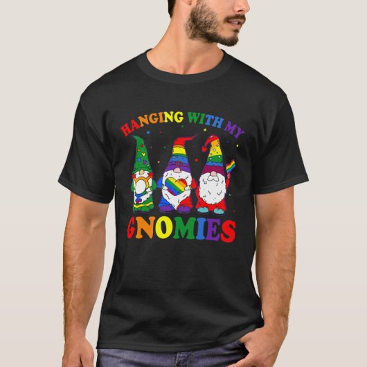 LGBT Pride LGBTQ Rainbow Gnomies  Hanging with my  T-shirt (Voorkant)