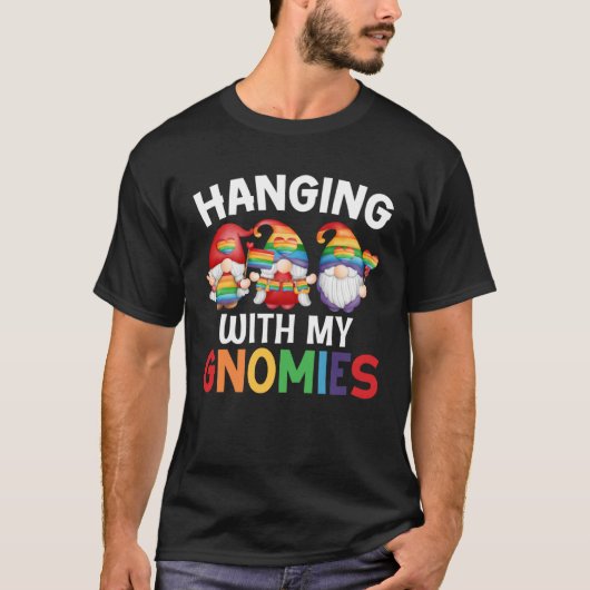 LGBT Pride LGBTQ Rainbow Gnomies Hanging with my T-shirt (Voorkant)